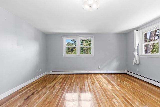 206 Fairview Ave, Brockton, MA 02301
