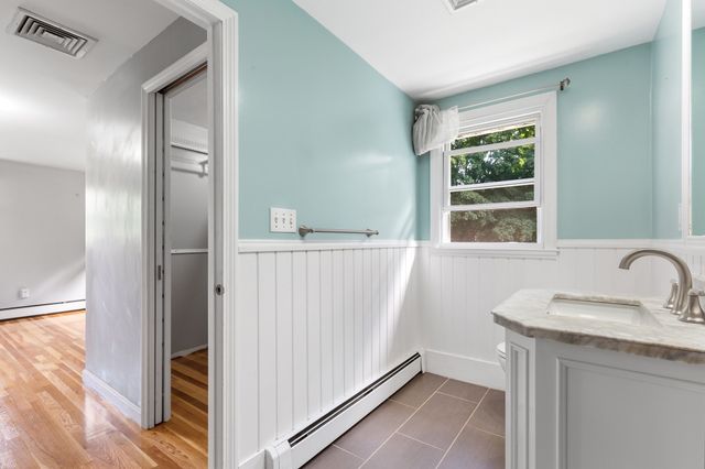 206 Fairview Ave, Brockton, MA 02301