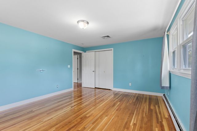 206 Fairview Ave, Brockton, MA 02301
