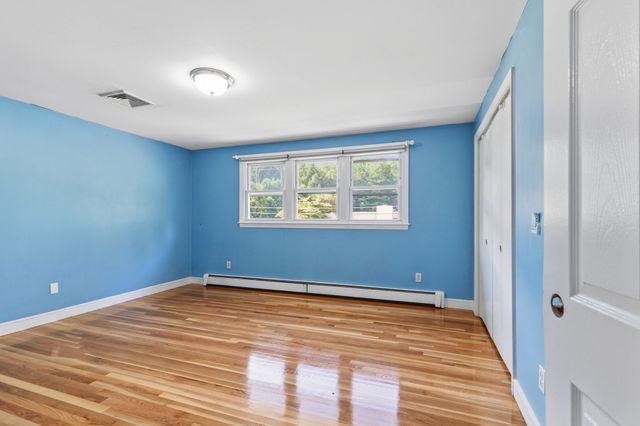 206 Fairview Ave, Brockton, MA 02301