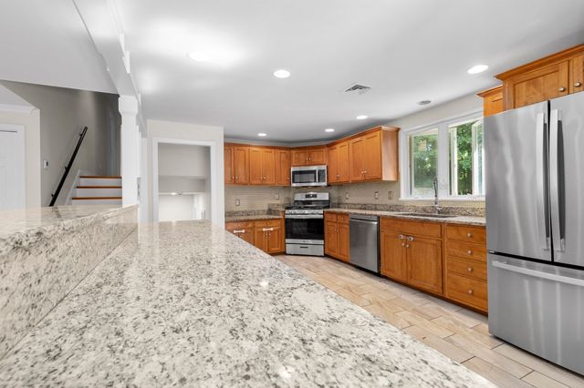 206 Fairview Ave, Brockton, MA 02301