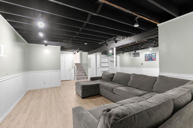 206 Fairview Ave, Brockton, MA 02301