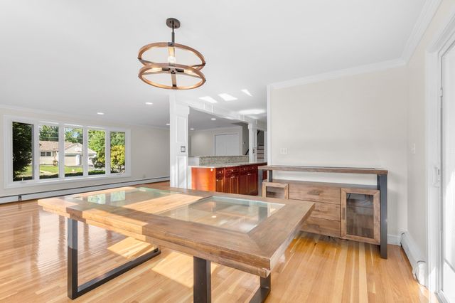 206 Fairview Ave, Brockton, MA 02301