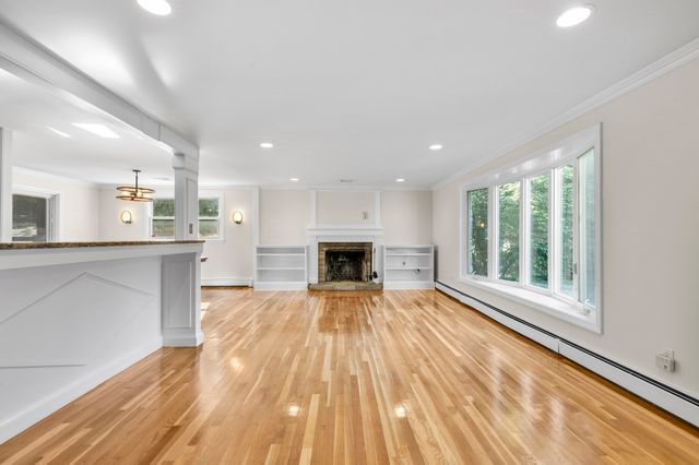 206 Fairview Ave, Brockton, MA 02301