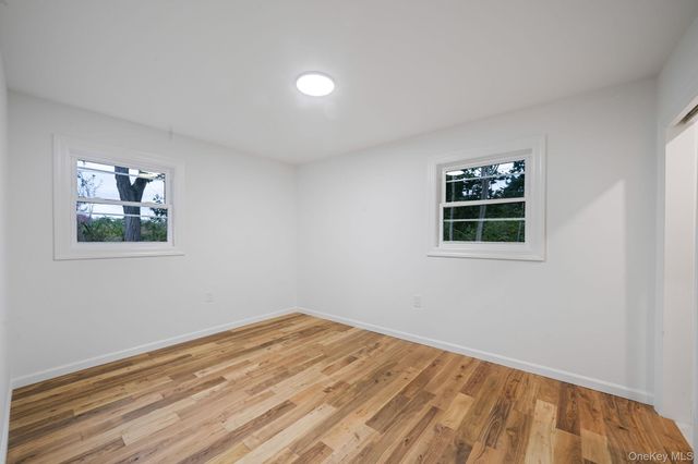 6 Connetquot Drive, Oakdale, NY 11769