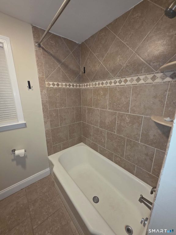 271 Gaylord Drive, Waterbury, CT 06708