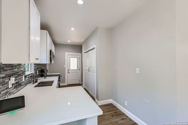 743 Avant Ave, San Antonio, TX 78210