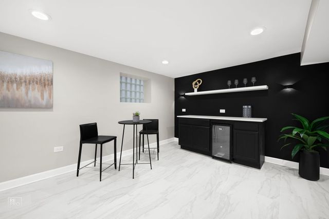 7425 S Vernon Avenue, Chicago, IL 60619