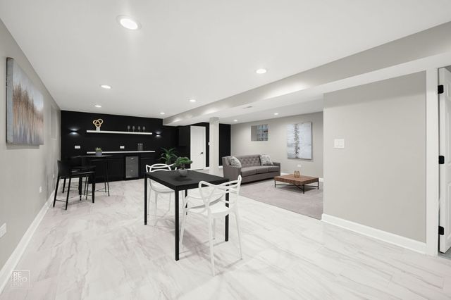 7425 S Vernon Avenue, Chicago, IL 60619