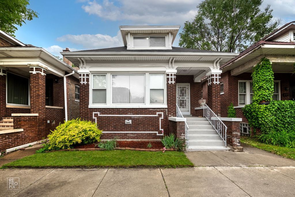 7425 S Vernon Avenue, Chicago, IL 60619