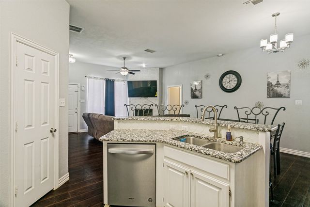 1228 Falcon Trail, Bedford, TX 76021