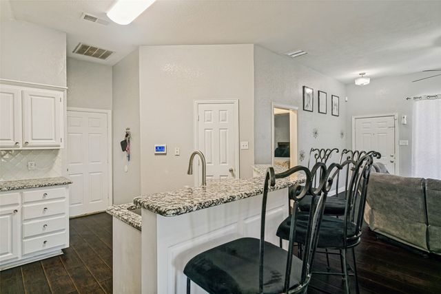 1228 Falcon Trail, Bedford, TX 76021