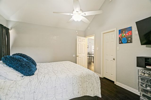 1228 Falcon Trail, Bedford, TX 76021