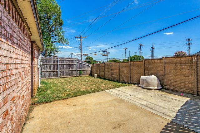1228 Falcon Trail, Bedford, TX 76021
