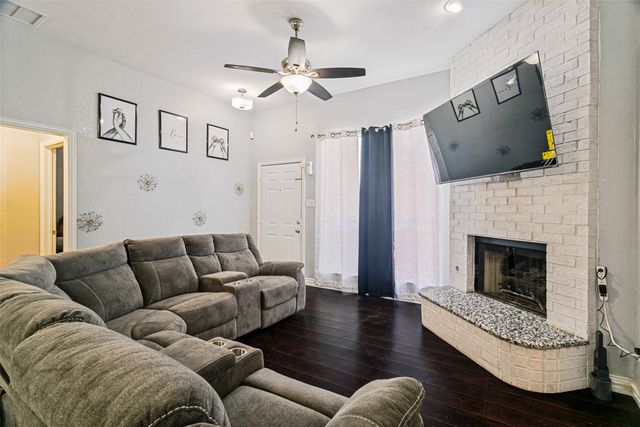 1228 Falcon Trail, Bedford, TX 76021