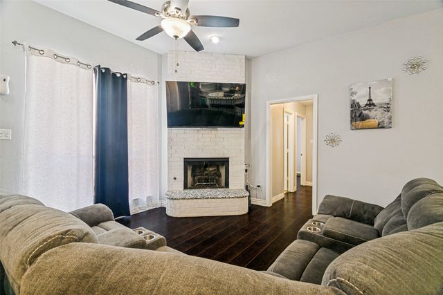 1228 Falcon Trail, Bedford, TX 76021