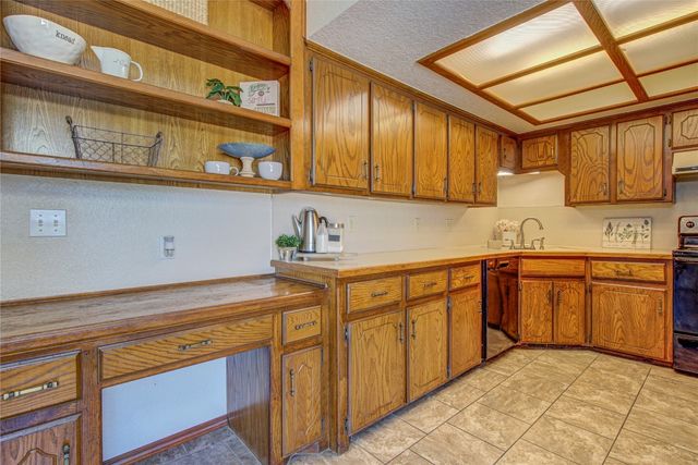 2109 Shamrock Drive, Edmond, OK 73003