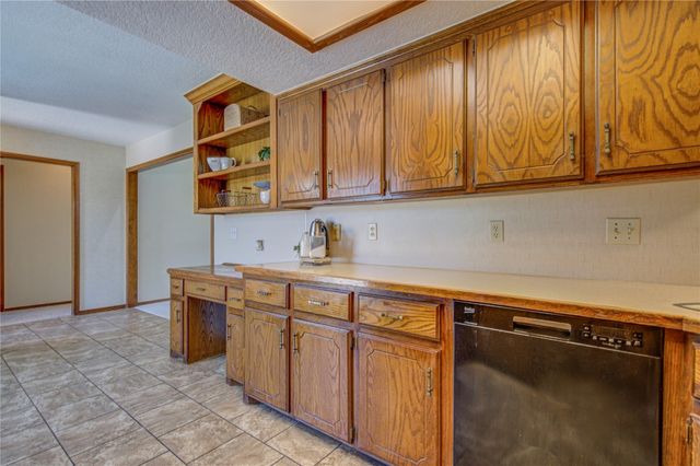 2109 Shamrock Drive, Edmond, OK 73003