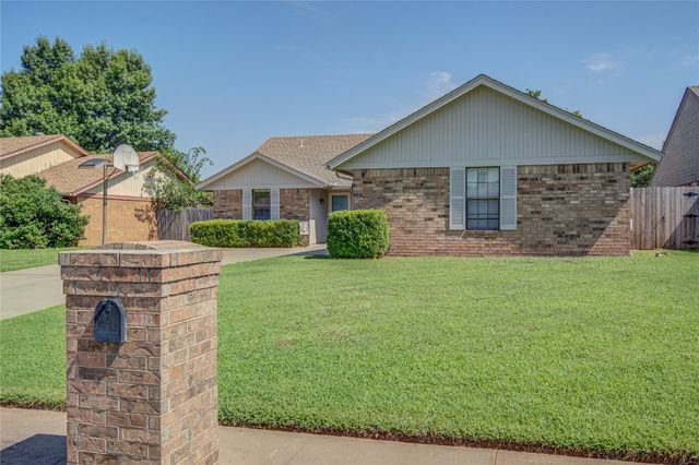 2109 Shamrock Drive, Edmond, OK 73003