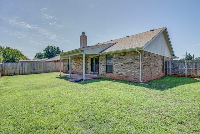2109 Shamrock Drive, Edmond, OK 73003