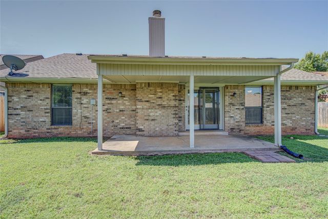 2109 Shamrock Drive, Edmond, OK 73003