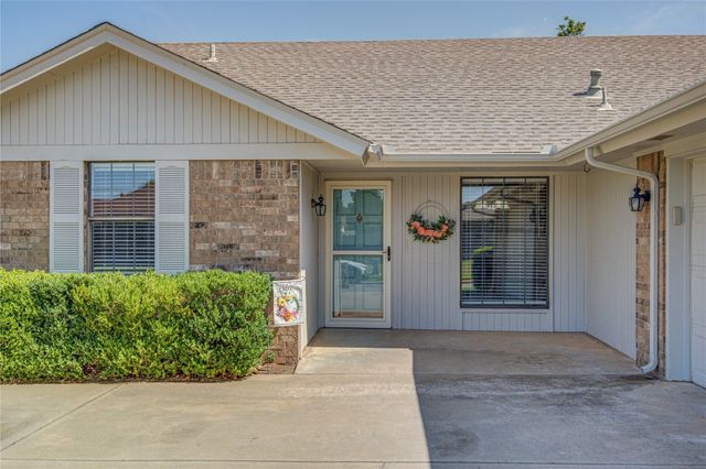 2109 Shamrock Drive, Edmond, OK 73003