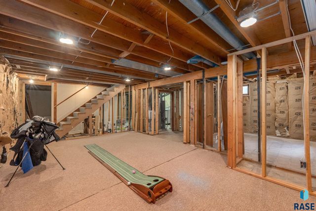 605 S Edward Dr Drive, Sioux Falls, SD 57103