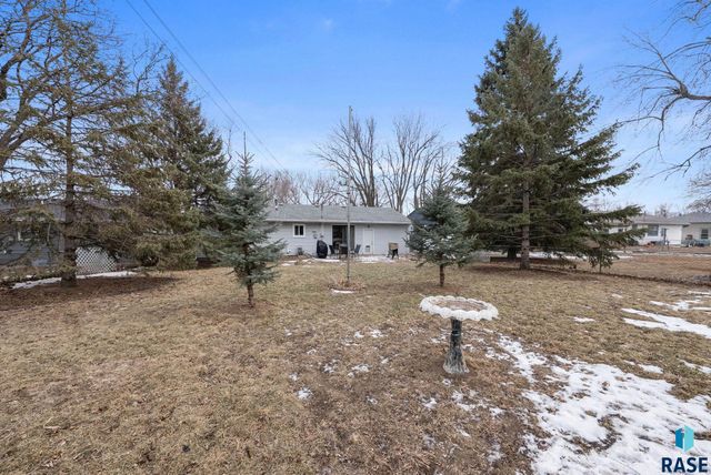 605 S Edward Dr Drive, Sioux Falls, SD 57103