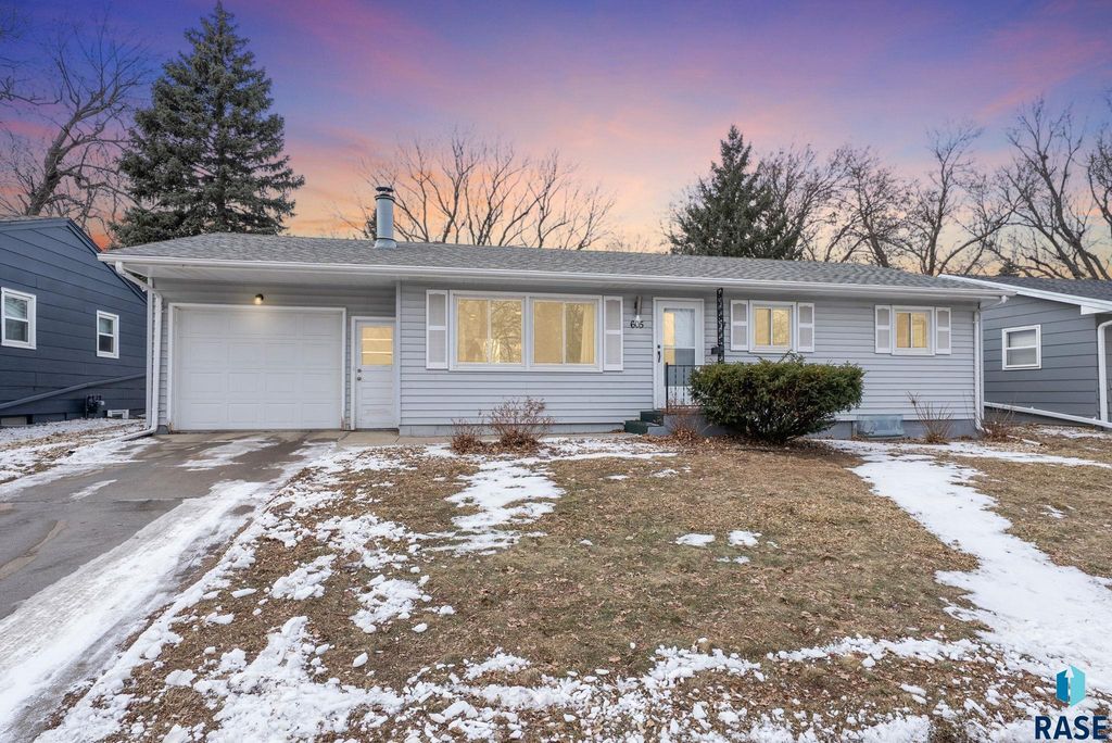 605 S Edward Dr Drive, Sioux Falls, SD 57103