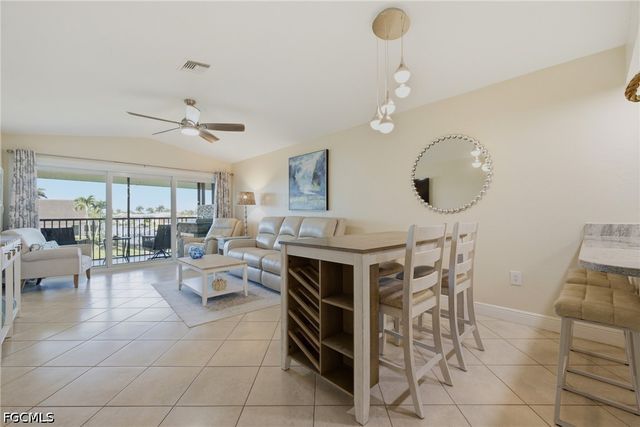 808 Cape Coral PKWY W 201, Cape Coral, FL 33914