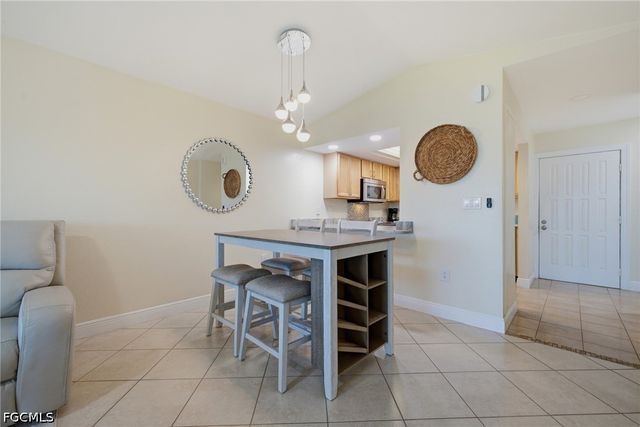 808 Cape Coral PKWY W 201, Cape Coral, FL 33914