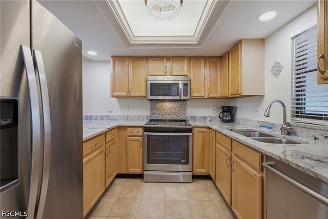 808 Cape Coral PKWY W 201, Cape Coral, FL 33914