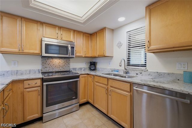 808 Cape Coral PKWY W 201, Cape Coral, FL 33914