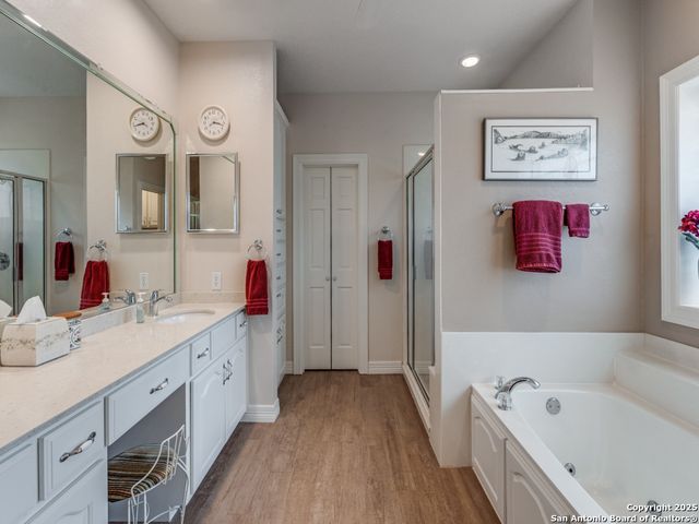 8745 PHOENIX AVE, Universal City, TX 78148