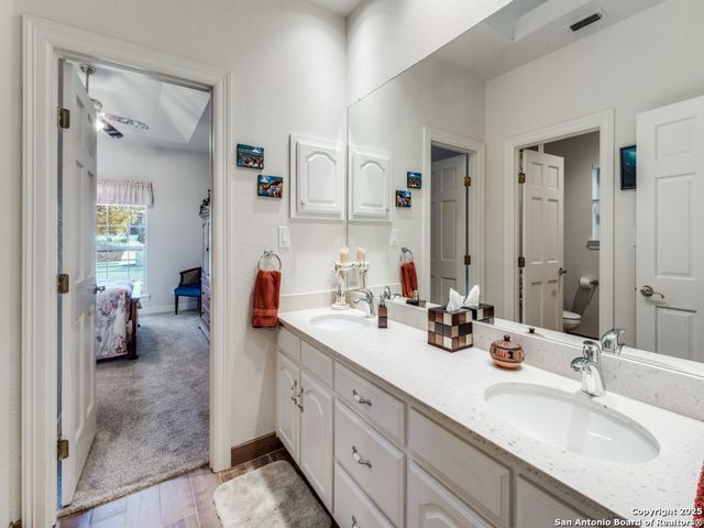 8745 PHOENIX AVE, Universal City, TX 78148