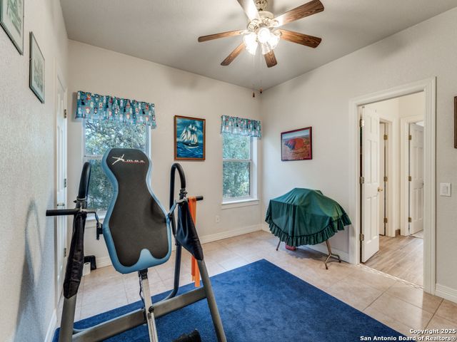 8745 PHOENIX AVE, Universal City, TX 78148