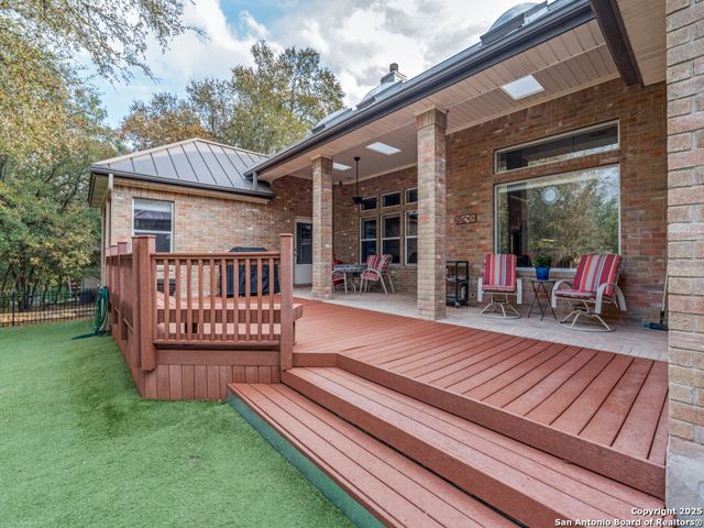 8745 PHOENIX AVE, Universal City, TX 78148