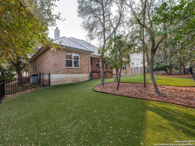 8745 PHOENIX AVE, Universal City, TX 78148