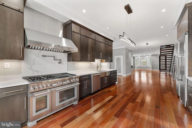 2421 1ST ST NW, Washington, DC 20001