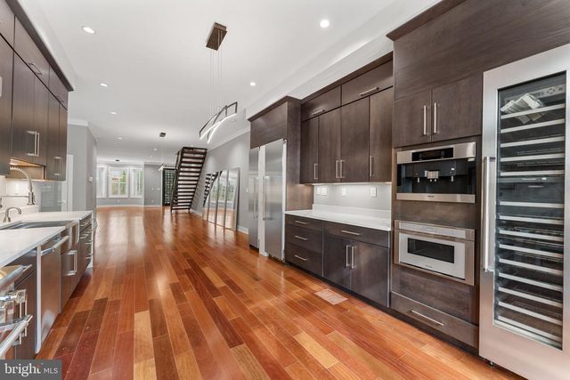 2421 1ST ST NW, Washington, DC 20001
