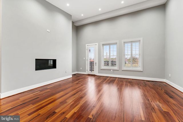 2421 1ST ST NW, Washington, DC 20001