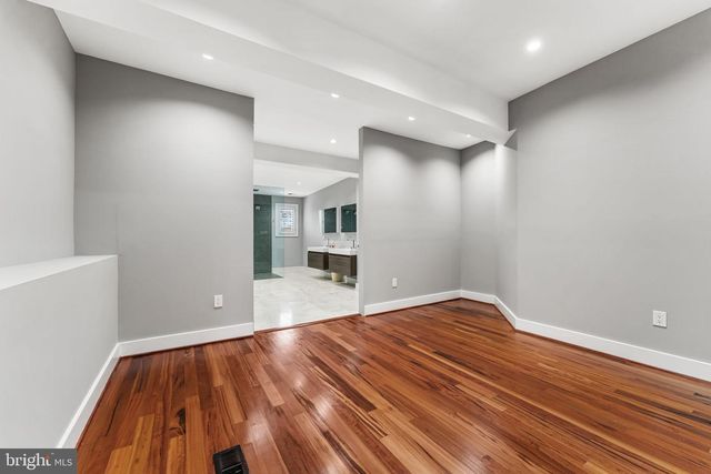 2421 1ST ST NW, Washington, DC 20001