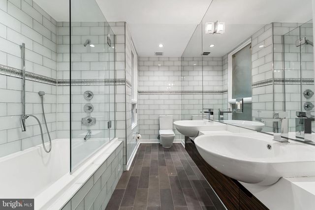2421 1ST ST NW, Washington, DC 20001
