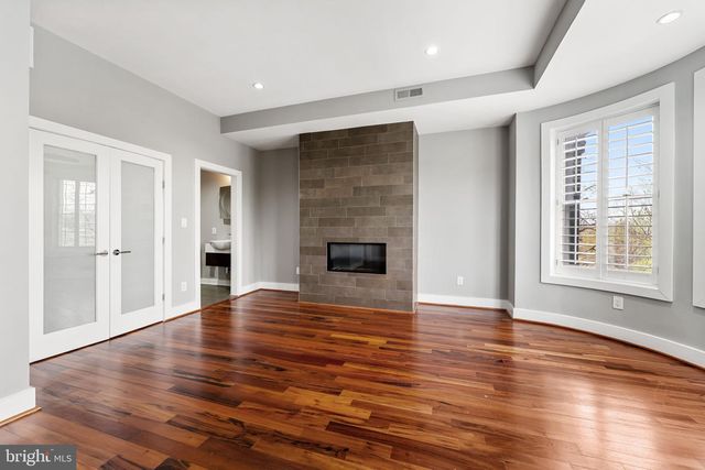 2421 1ST ST NW, Washington, DC 20001