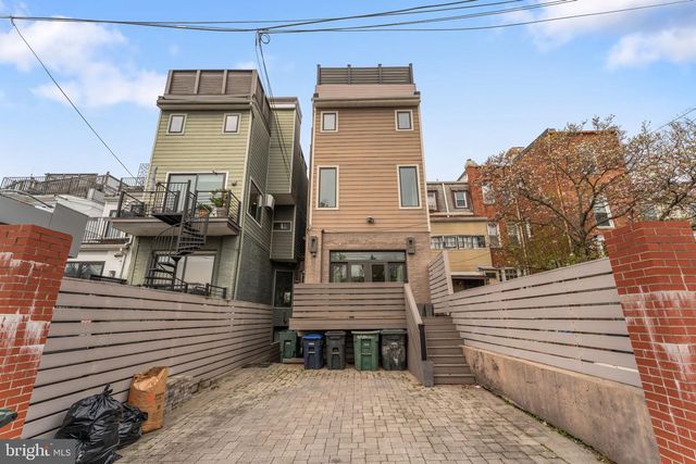 2421 1ST ST NW, Washington, DC 20001
