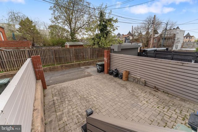2421 1ST ST NW, Washington, DC 20001