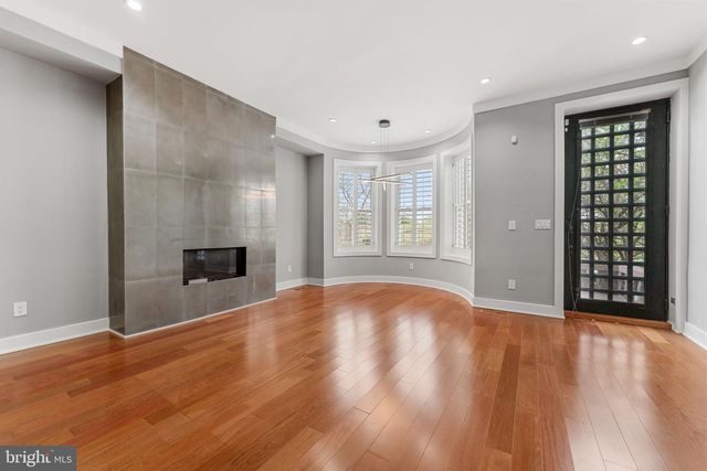 2421 1ST ST NW, Washington, DC 20001