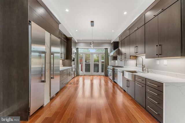 2421 1ST ST NW, Washington, DC 20001