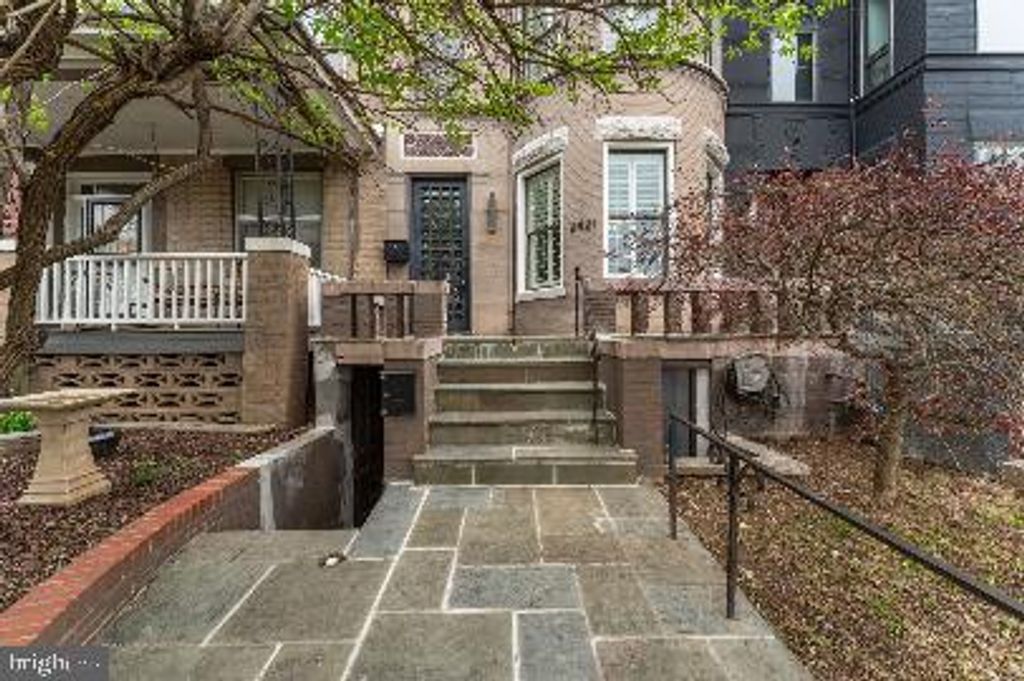 2421 1ST ST NW, Washington, DC 20001
