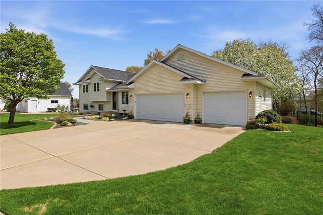 4125 Birch Crest Lane, Eau Claire, WI 54701